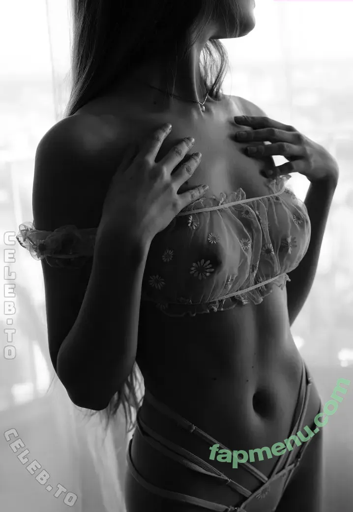 Isabella Späth nude photo #0372 (evenmoreofbella / isabella_mit_a / moreofbella)