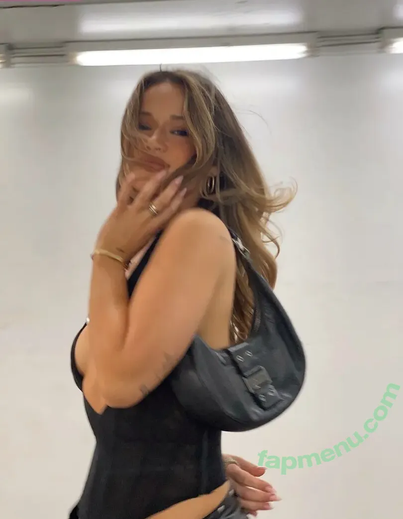 Isabelle Clarke nude photo #0164 (isabelle.clarke / isabelleclarkee)