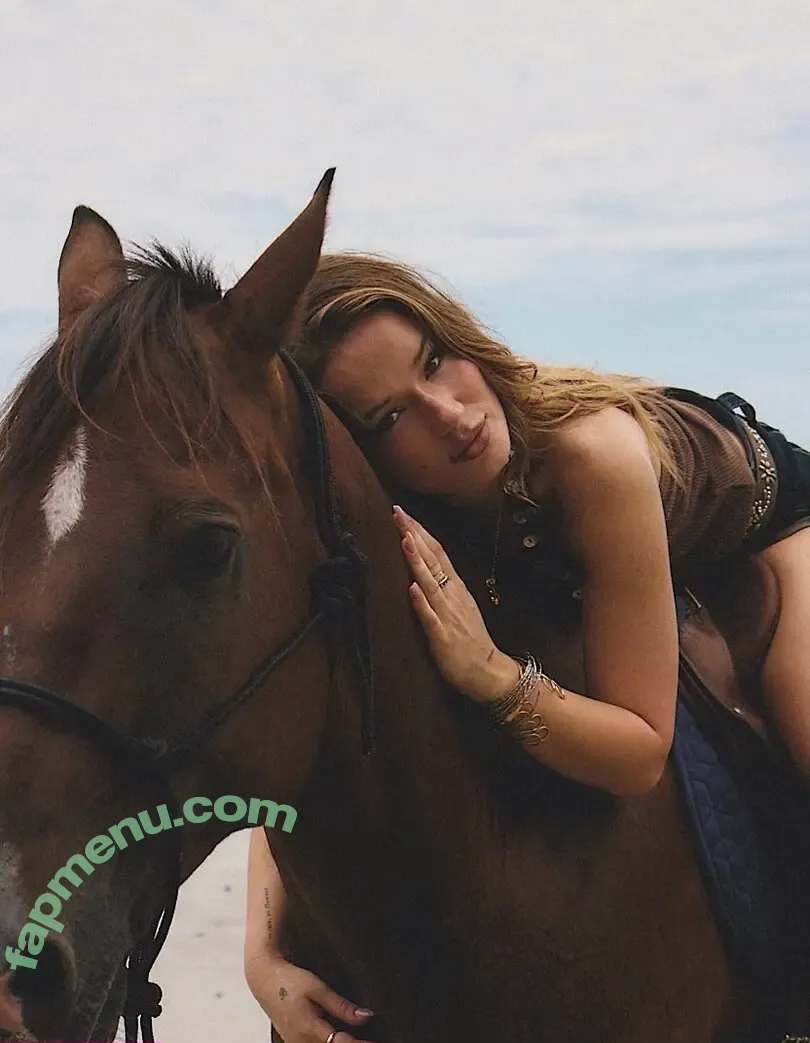 Isabelle Clarke nude photo #0213 (isabelle.clarke / isabelleclarkee)