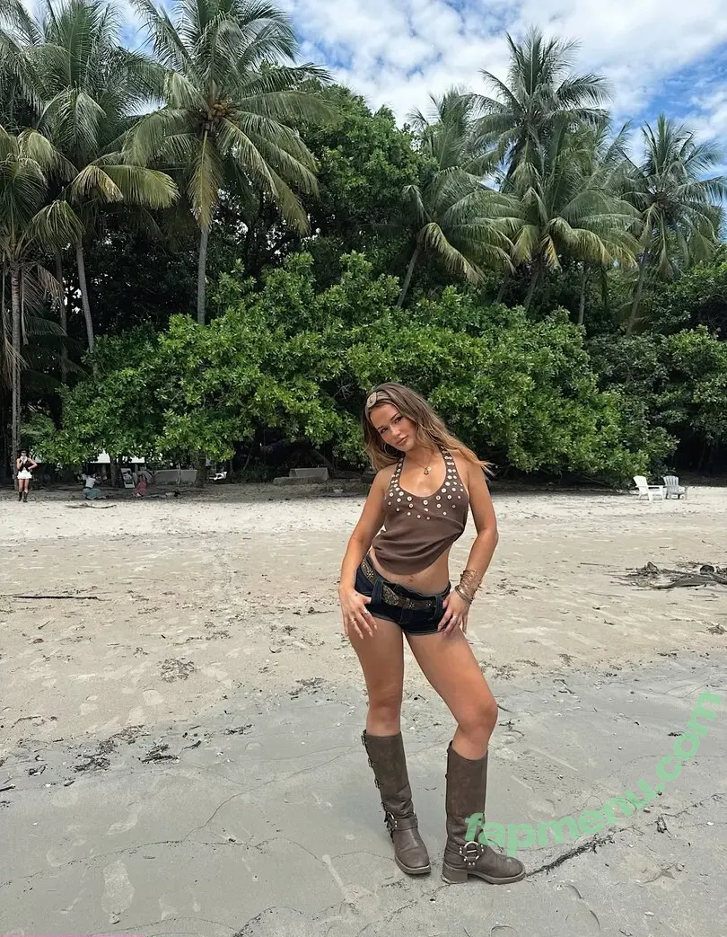 Isabelle Clarke nude photo #0215 (isabelle.clarke / isabelleclarkee)