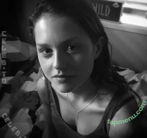 Isabelle Cornish / isabellecornish nude photo #0424