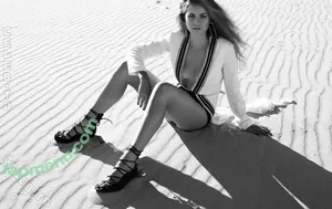 Isabelle Cornish / isabellecornish nude photo #0428