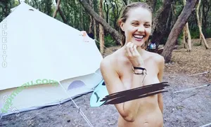 Isabelle Cornish / isabellecornish nude photo #0429