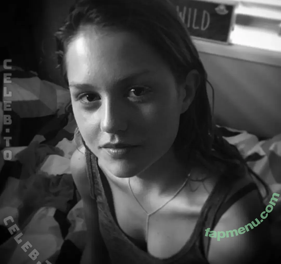 Isabelle Cornish nude photo #0424 (isabellecornish)