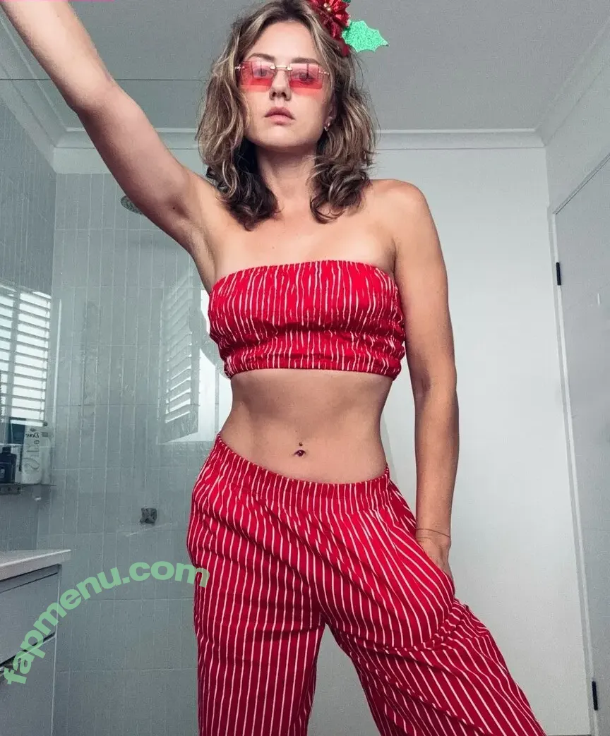 Isabelle Cornish nude photo #0447 (isabellecornish / isabellegypsy)