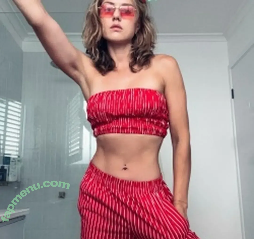 Isabelle Cornish nude photo #0457 (isabellecornish / isabellegypsy)