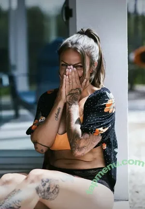 Isabelle Desjardins / isalechat nude photo #0023