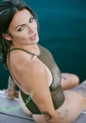 Isabelle Desjardins / isalechat nude photo #0032