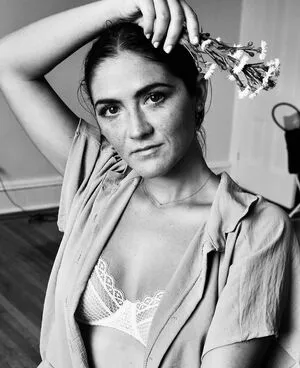 Isabelle Fuhrman / isabellefuhrman nude photo #0238