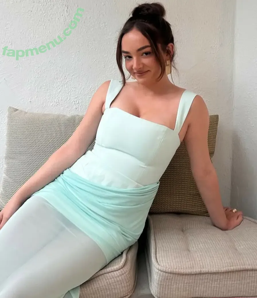 Isabelle Smith nude photo #0027 (Hollyoaks / is.abellesmith / isabellasmithhxx)