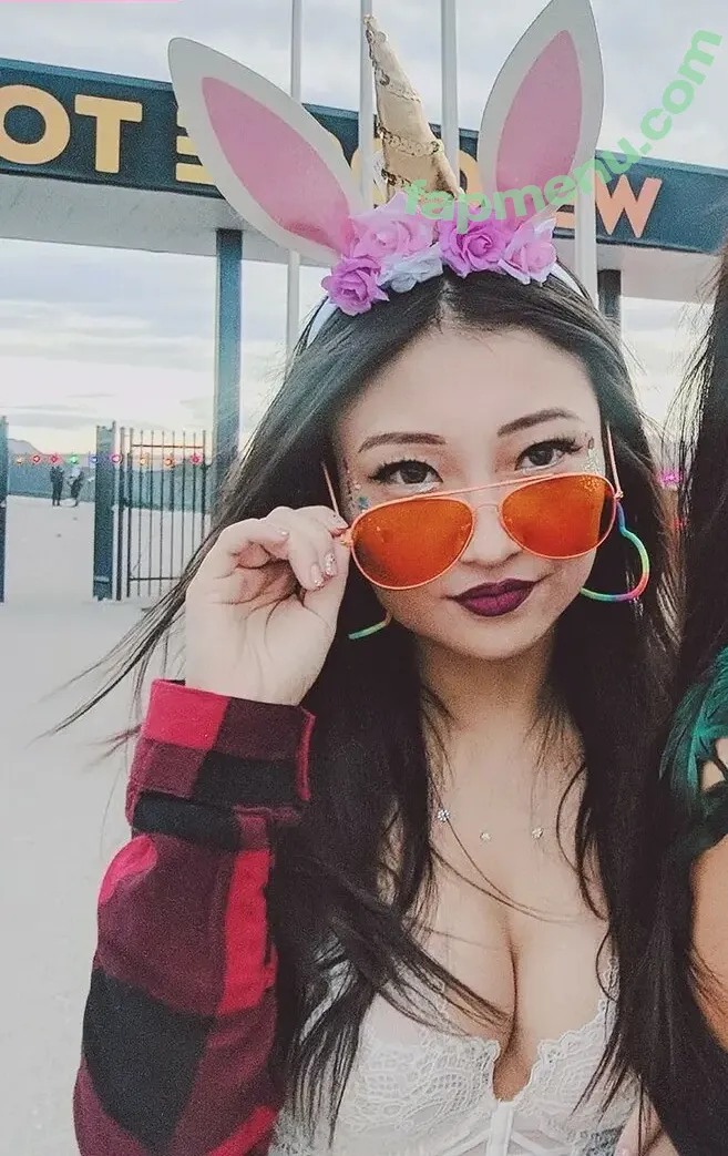 iseetan nude photo #0267 (1260479805 / seethefunny / siitan.irl)