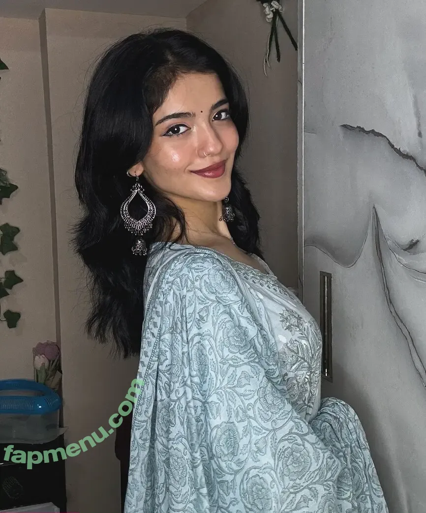 ishitasgj nude photo #0004 (ishitasgj)