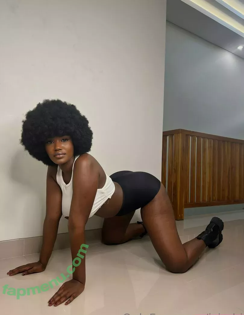 Isimbi nude photo #0010 (Isimbi Yvonne / iamisimbiyvonne_00)