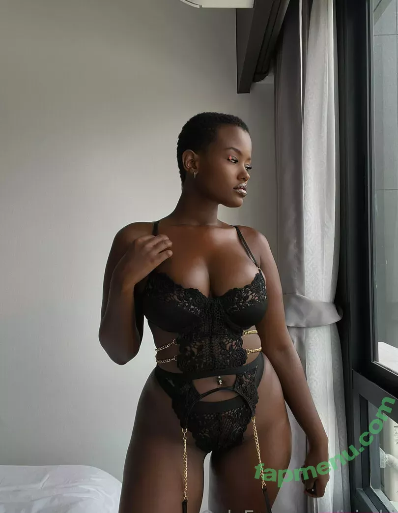 Isimbi nude photo #0102 (Isimbi Yvonne / iamisimbiyvonne_00)