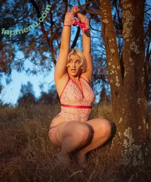 Iskra Lawrence / iamiskra / iskra nude photo #0242