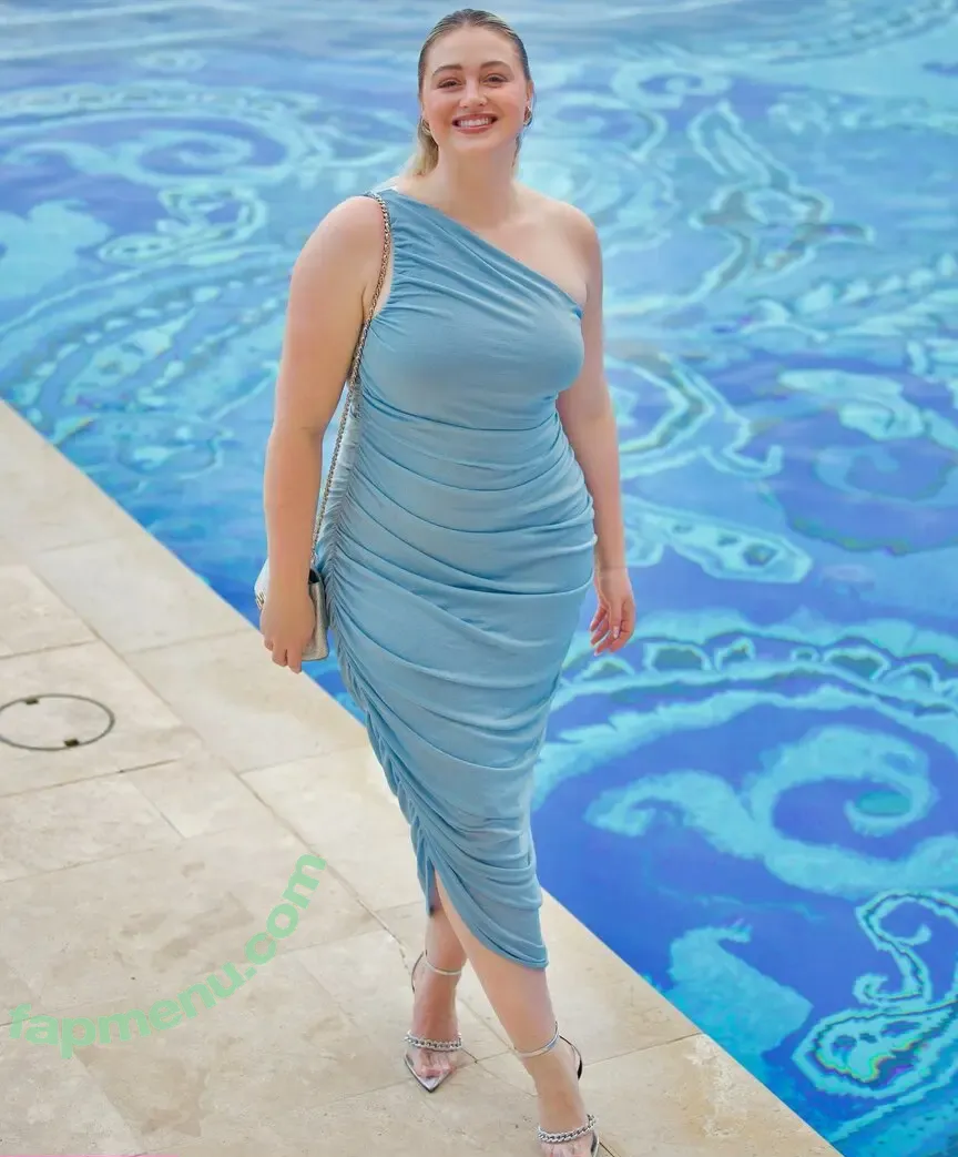 Iskra Lawrence nude photo #0344 (iamiskra / iskra)