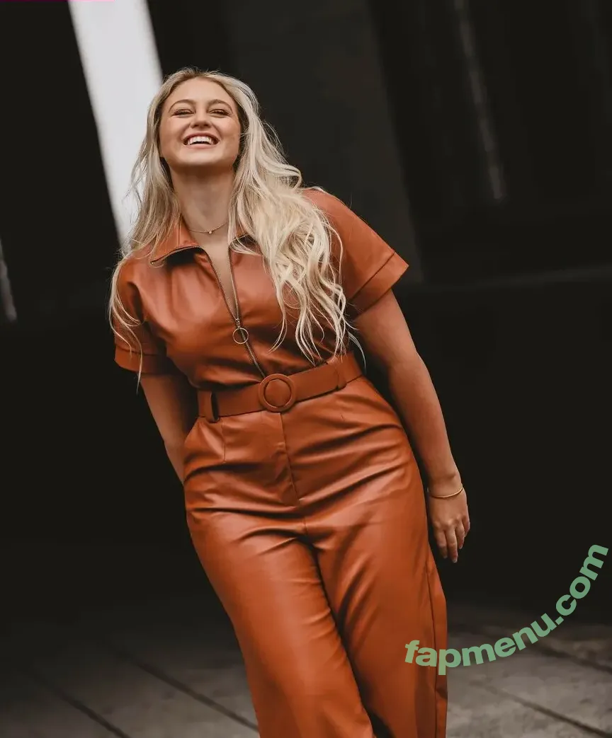 Iskra Lawrence nude photo #0437 (iamiskra / iskra)