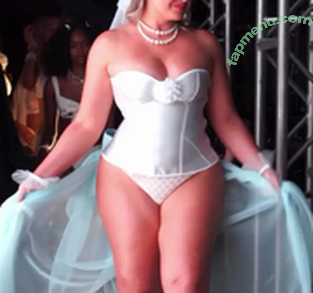 Iskra Lawrence nude photo #0443 (iamiskra / iskra)