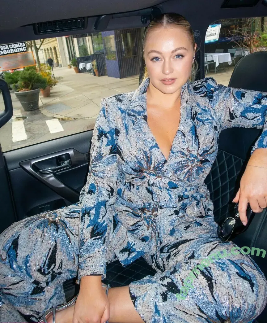 Iskra Lawrence nude photo #0460 (iamiskra / iskra)