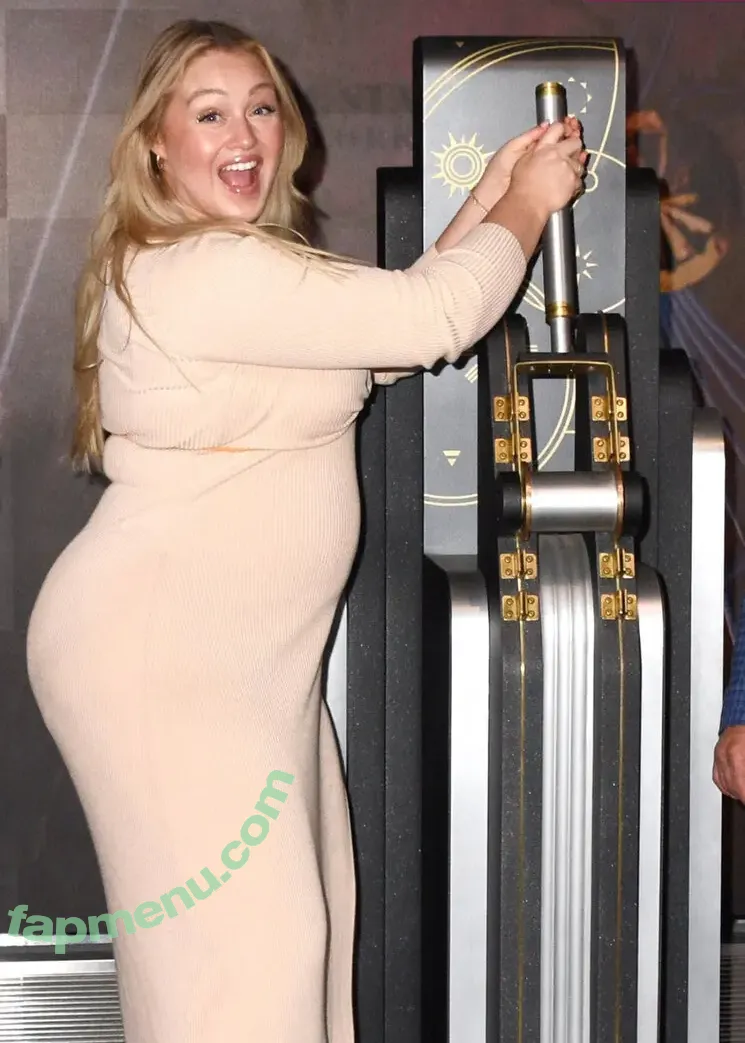 Iskra Lawrence nude photo #0642 (iskra)