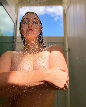 iskra / noviastreamer nude photo #0030