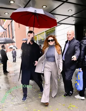 Isla Fisher / islafisher nude photo #0483