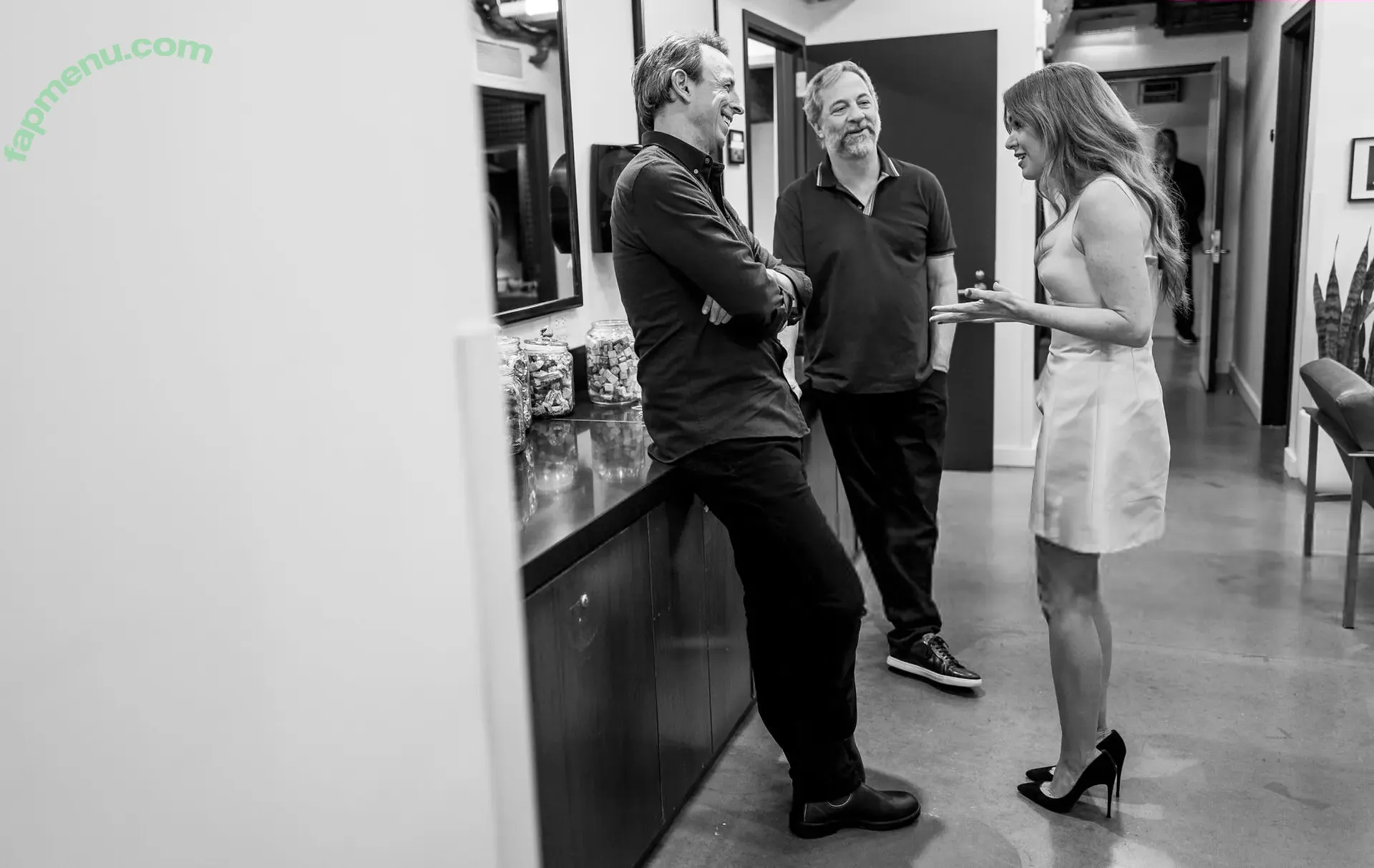 Isla Fisher nude photo #0377 (islafisher)