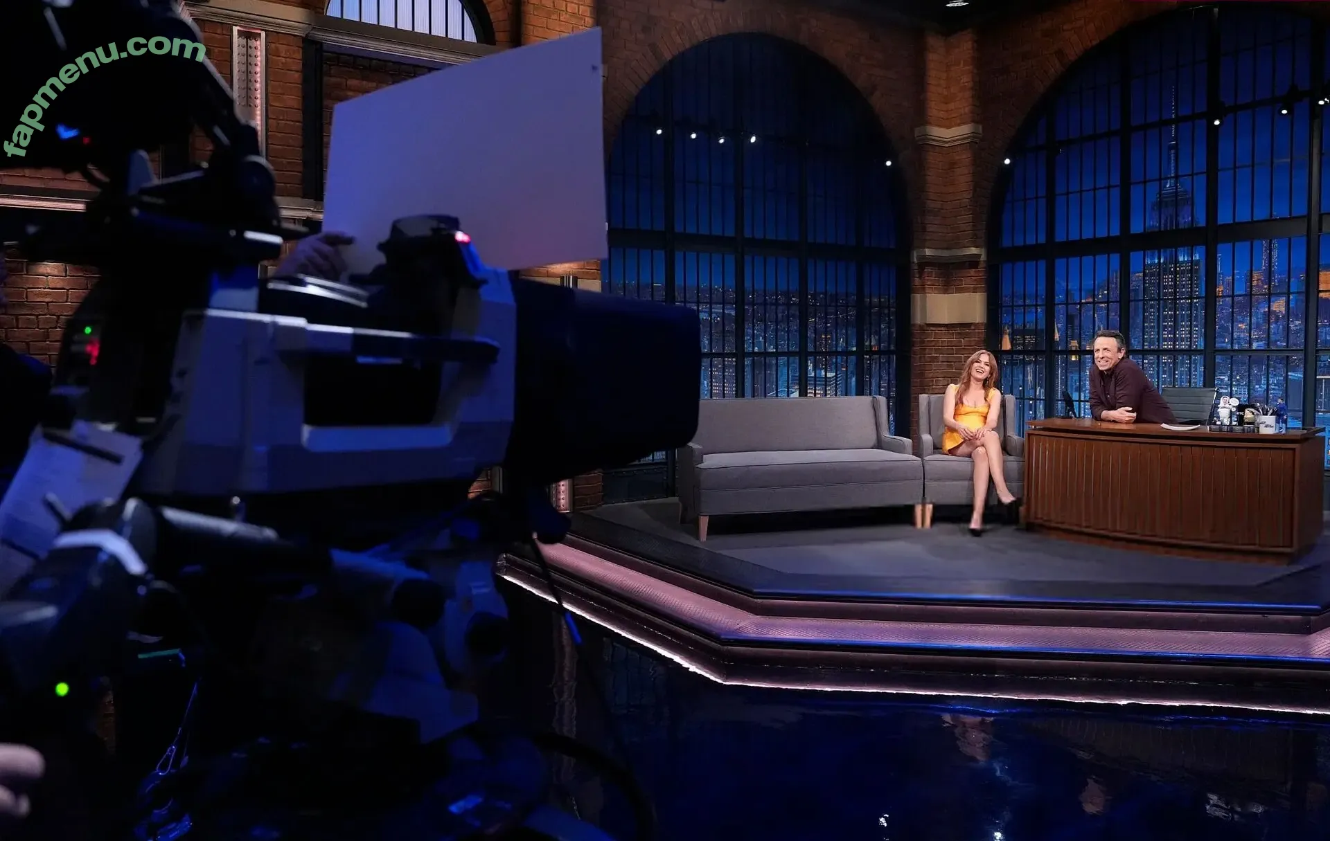 Isla Fisher nude photo #0384 (islafisher)