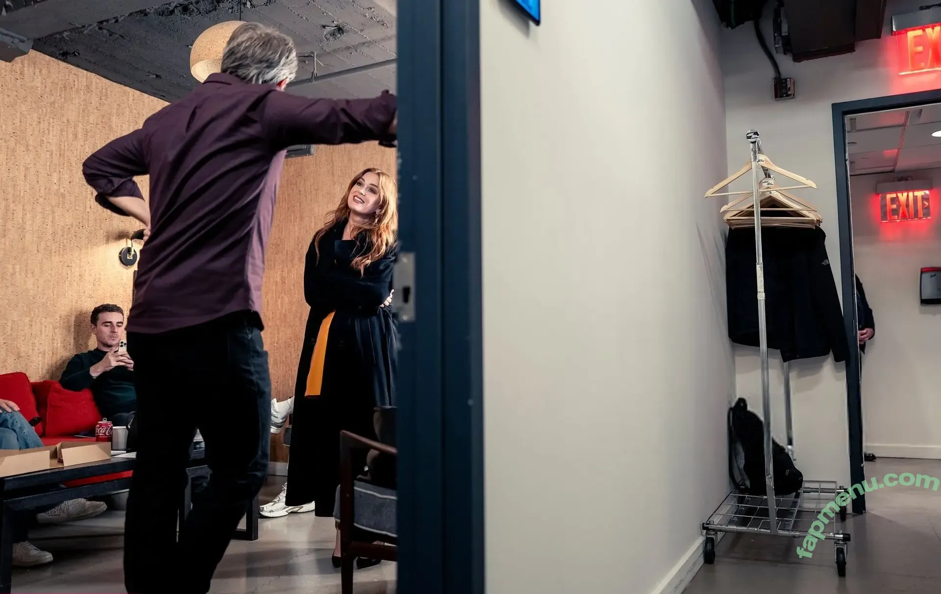 Isla Fisher nude photo #0385 (islafisher)