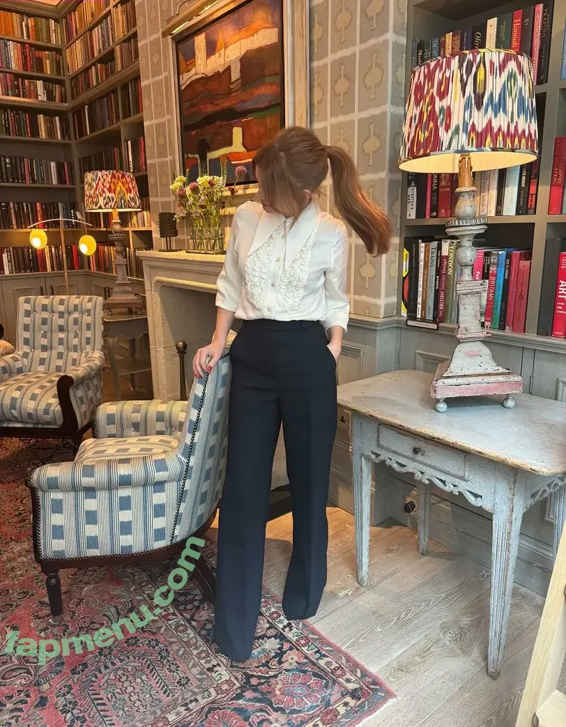 Isla Fisher nude photo #0447 (islafisher)