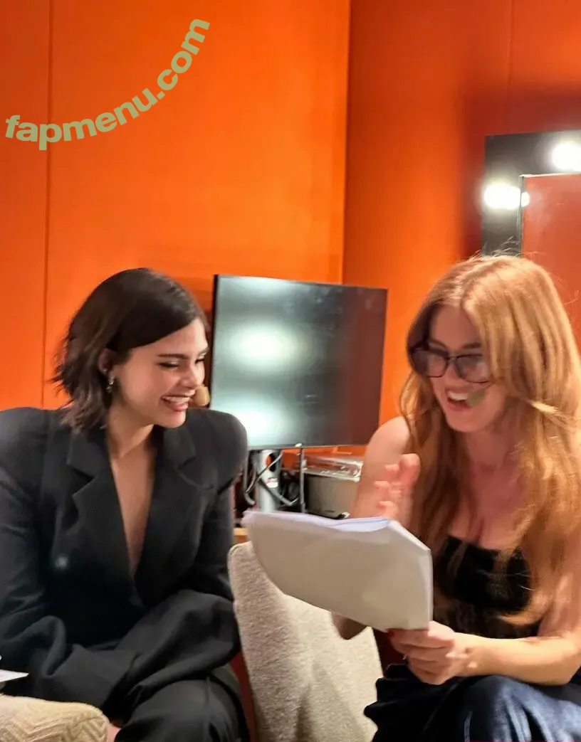 Isla Fisher nude photo #0448 (islafisher)