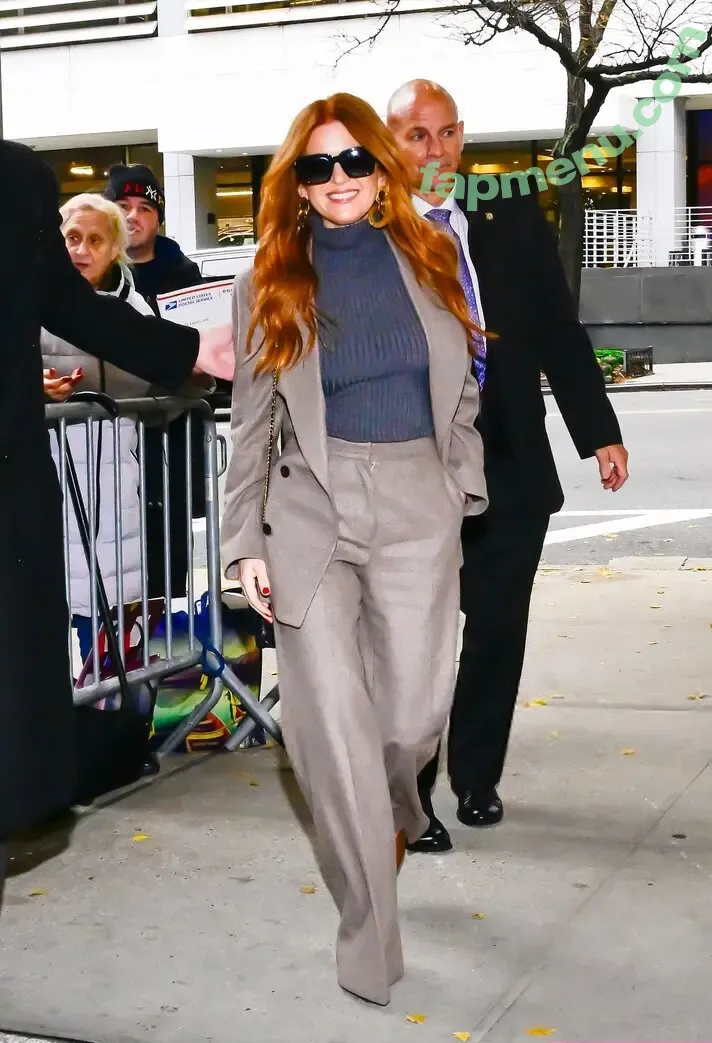 Isla Fisher nude photo #0450 (islafisher)