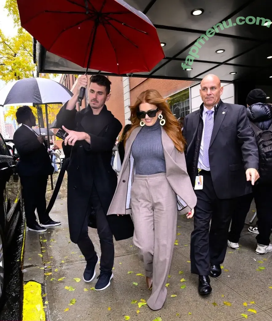 Isla Fisher nude photo #0484 (islafisher)