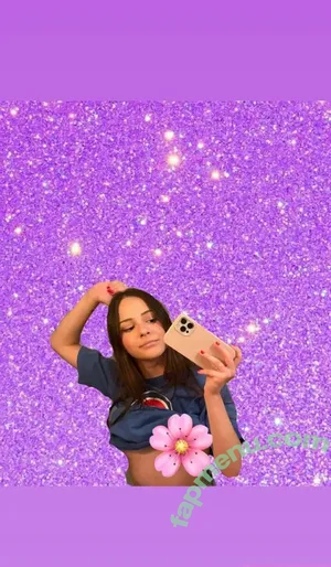 Isla_Flowers nude