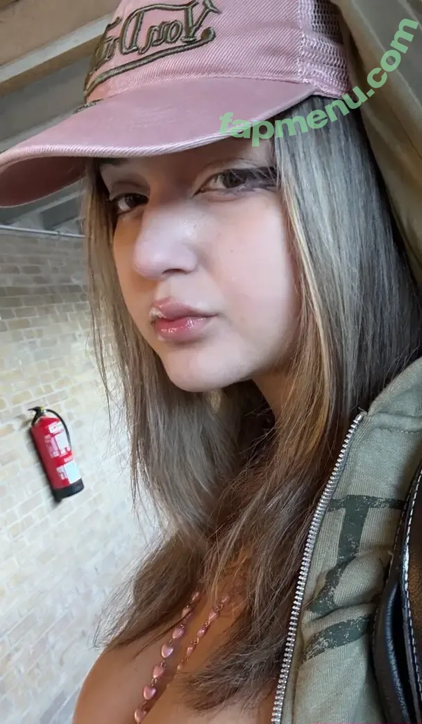 ismarghi nude photo #0009 (ismarghi)