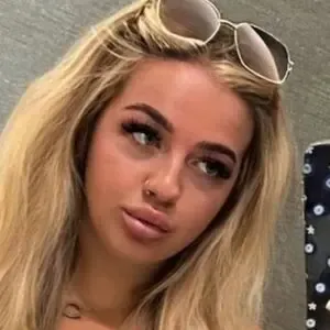 Isobel Bartram / isobel_bartram / izzybartram nude photo #0006