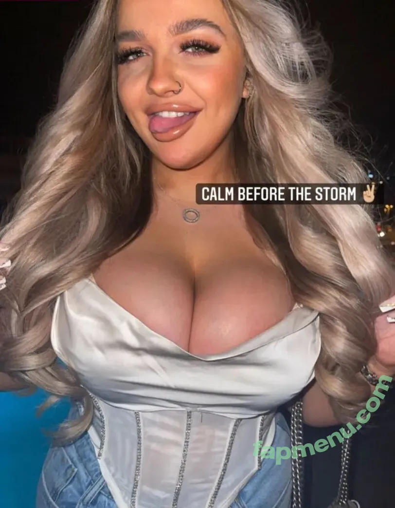 Isobel Bartram nude photo #0001 (isobel_bartram / izzybartram)