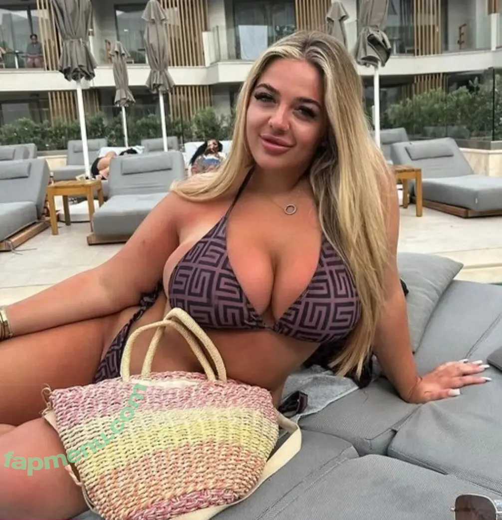 Isobel Bartram nude photo #0005 (isobel_bartram / izzybartram)