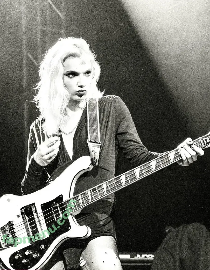 Issey Carts nude photo #0042 (issey_carts)