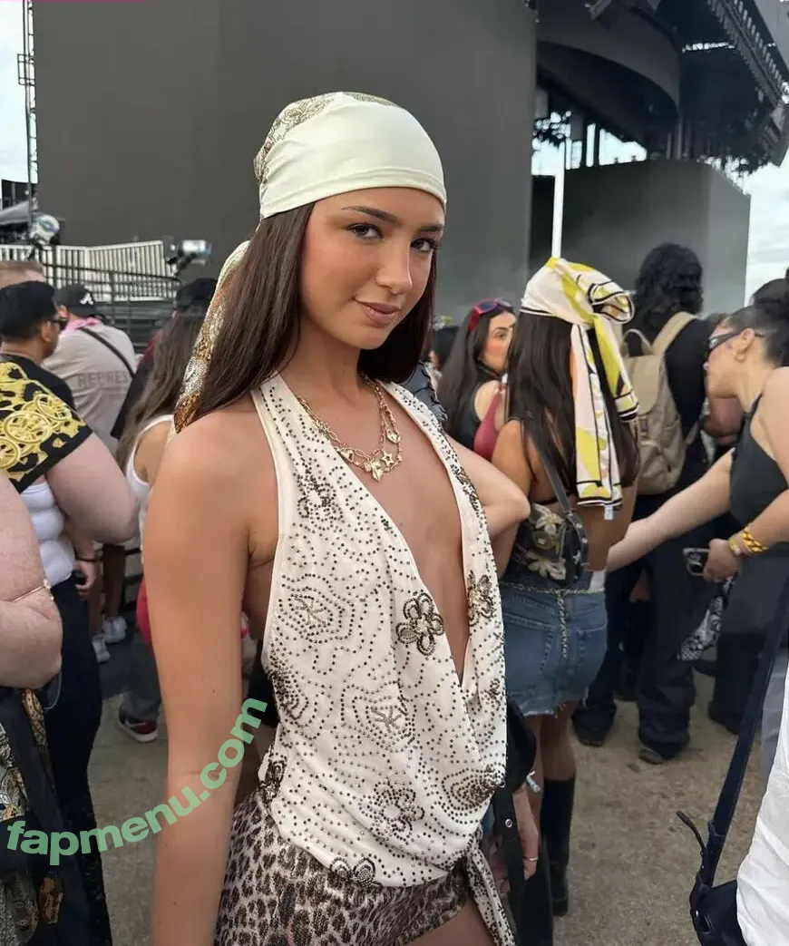 Issey Moloney nude photo #0022 (Isseypovs / x__issey__x)