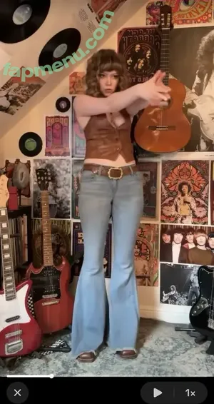 Issy Allen / Allen_Issy / Issy_Allen / izzy_allen nude photo #0056