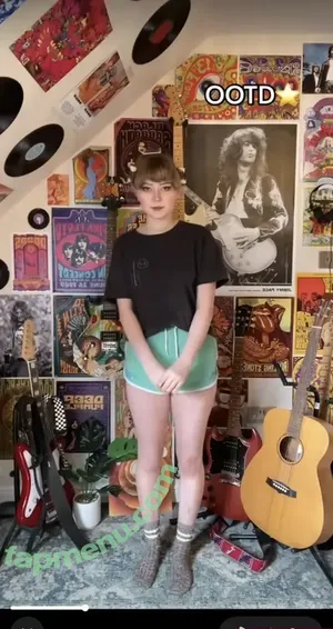 Issy Allen / Allen_Issy / Issy_Allen / izzy_allen nude photo #0077