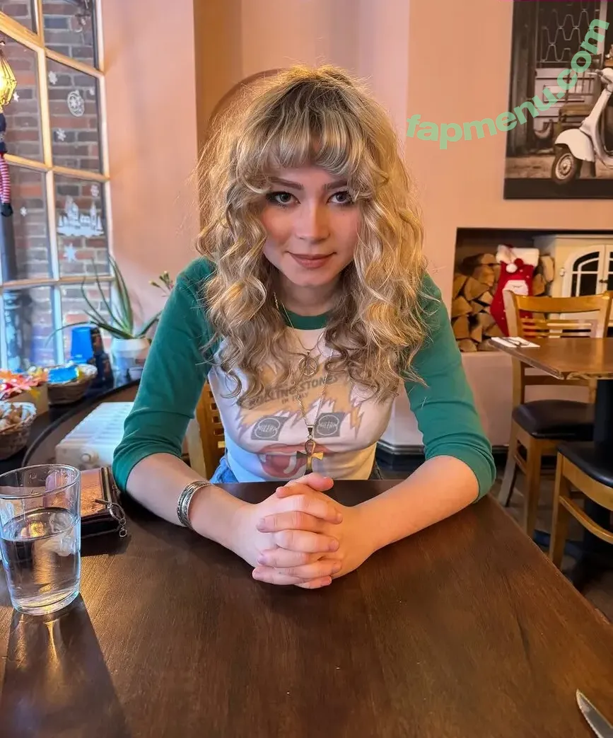 Issy Allen nude photo #0095 (Allen_Issy / Issy_Allen / izzy_allen)