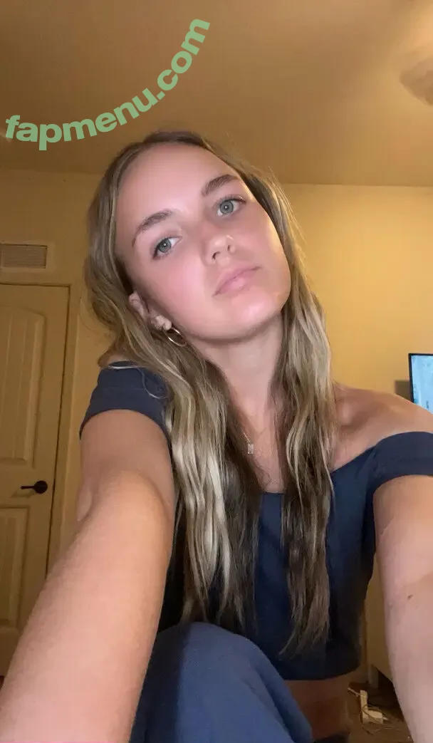 its-chloeee nude photo #0019 (its-chloeee)