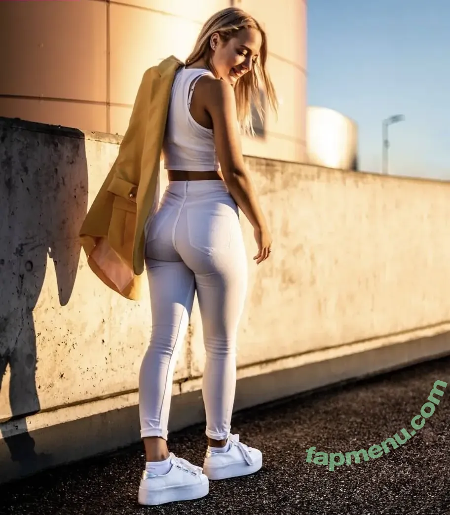its_chrissiii nude photo #0005 (its_chrissiii)