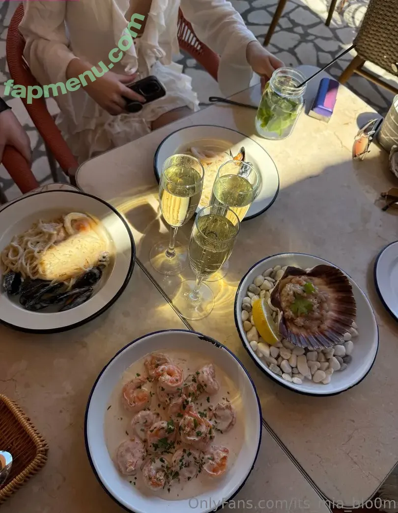 its_mia_blo0m nude photo #0036 (Serzapious)