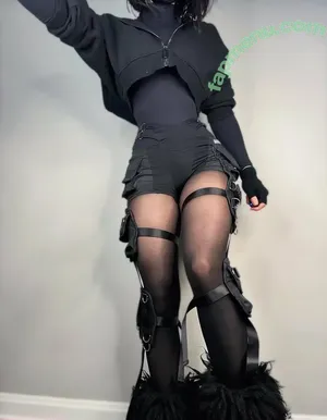 its_pyro_kitten / pyrokittenx nude photo #0150