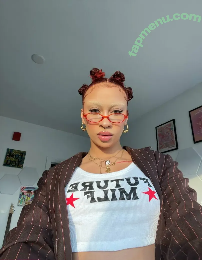 its.tmariee nude photo #0002 (its.tmariee)