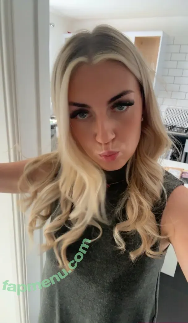 itsbellasworld2 nude photo #0042 (itsbellasworld2)