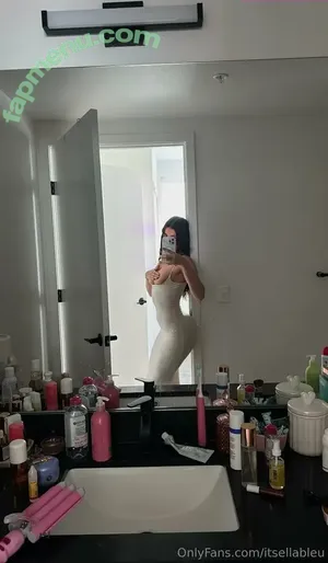 itsellableu / elllableu nude photo #0041